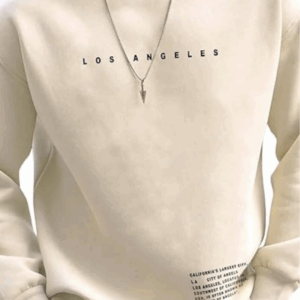 The mens winter pullover combines cozy fabrics and a stylish design, providing essential warmth during chilly days while ensuring you look effortlessly fashionable for both casual outings and relaxed indoor settings.