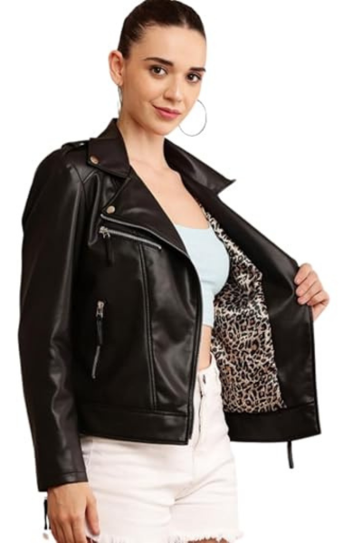 A well-fitted black leather coat adds instant sophistication to any outfit. Whether it’s casual brunch or a late-night event, this timeless piece delivers unmatched confidence and effortless cool.
